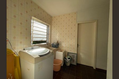Casa à venda com 253m², 4 quartos e 2 vagas Casa à venda com 253m², 4 quartos e 2 vagasÁrea de serviço