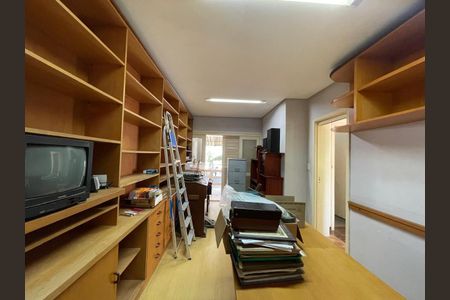 Casa à venda com 253m², 4 quartos e 2 vagas Casa à venda com 253m², 4 quartos e 2 vagasQuarto de serviço
