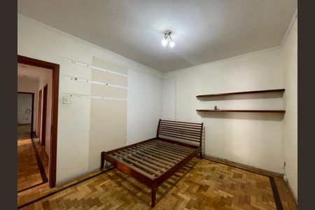 Casa à venda com 253m², 4 quartos e 2 vagas Casa à venda com 253m², 4 quartos e 2 vagasQuarto