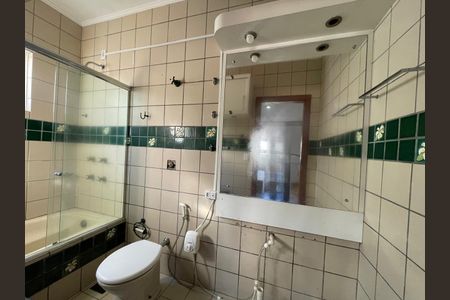 Casa à venda com 253m², 4 quartos e 2 vagas Casa à venda com 253m², 4 quartos e 2 vagasBanheiro da suíte