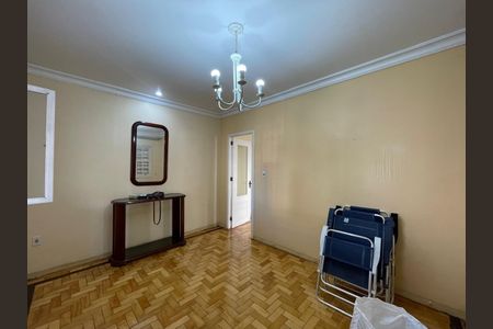 Casa à venda com 253m², 4 quartos e 2 vagas Casa à venda com 253m², 4 quartos e 2 vagasSala