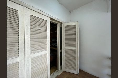 Casa à venda com 253m², 4 quartos e 2 vagas Casa à venda com 253m², 4 quartos e 2 vagasÁrea externa