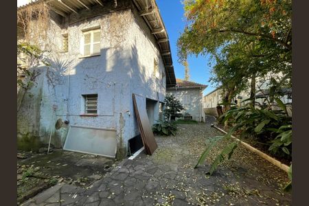 Casa à venda com 253m², 4 quartos e 2 vagas Casa à venda com 253m², 4 quartos e 2 vagasÁrea externa