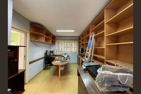 Casa à venda com 253m², 4 quartos e 2 vagas Casa à venda com 253m², 4 quartos e 2 vagasQuarto de serviço