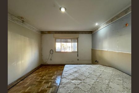 Casa à venda com 253m², 4 quartos e 2 vagas Casa à venda com 253m², 4 quartos e 2 vagasSuíte
