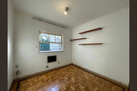 Casa à venda com 253m², 4 quartos e 2 vagas Casa à venda com 253m², 4 quartos e 2 vagasQuarto 2