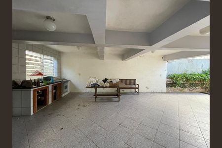 Casa à venda com 253m², 4 quartos e 2 vagas Casa à venda com 253m², 4 quartos e 2 vagasÁrea externa