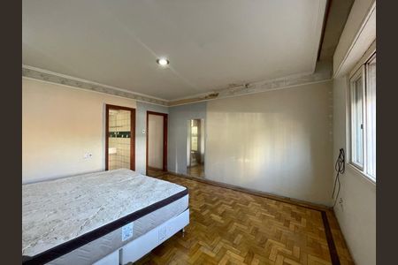 Casa à venda com 253m², 4 quartos e 2 vagas Casa à venda com 253m², 4 quartos e 2 vagasSuíte