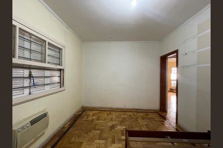 Casa à venda com 253m², 4 quartos e 2 vagas Casa à venda com 253m², 4 quartos e 2 vagasQuarto