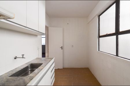 Cozinha de apartamento para alugar com 2 quartos, 59m² em Santa Tereza, Belo Horizonte