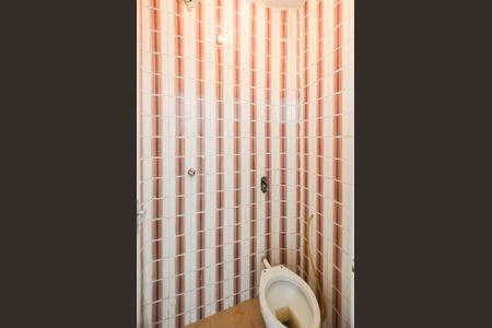 Banheiro de Serviço de apartamento para alugar com 2 quartos, 59m² em Santa Tereza, Belo Horizonte