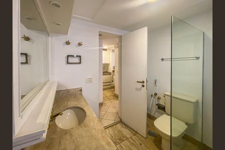 Banheiro de apartamento à venda com 1 quarto, 42m² em Itaim Bibi, São Paulo