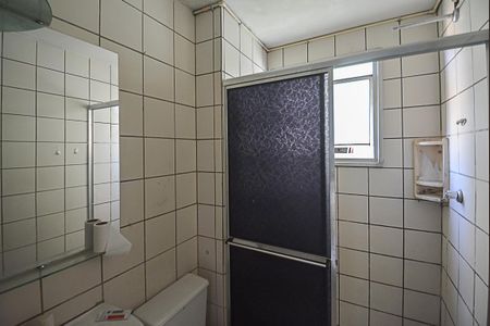 Banheiro de apartamento para alugar com 2 quartos, 52m² em Ferrazópolis, São Bernardo do Campo