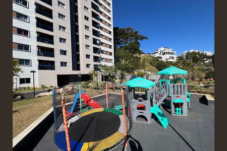 Apartamento para alugar com 210m², 4 quartos e 2 vagasÁrea comum - Playground