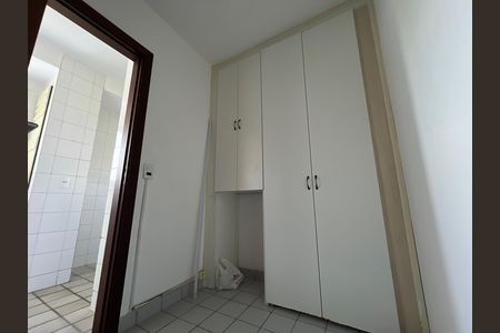 Apartamento para alugar com 210m², 4 quartos e 2 vagasEscritório / Quarto de Serviço 