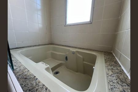 Apartamento para alugar com 210m², 4 quartos e 2 vagasBanheira - Banheiro Suíte 1