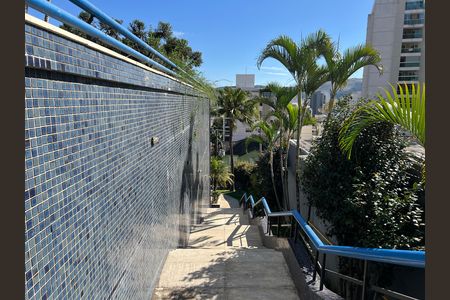 Apartamento para alugar com 210m², 4 quartos e 2 vagasEscada de Acesso