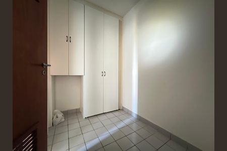 Apartamento para alugar com 210m², 4 quartos e 2 vagasEscritório / Quarto de Serviço 