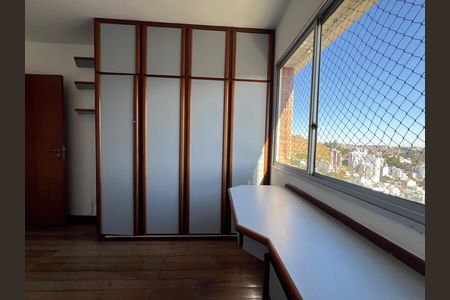 Apartamento para alugar com 210m², 4 quartos e 2 vagasQuarto 2