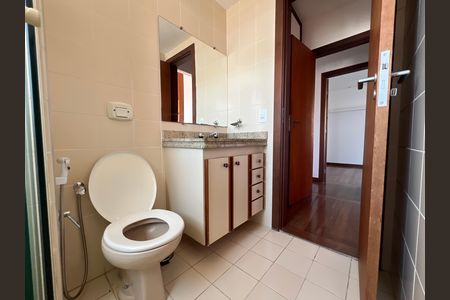 Apartamento para alugar com 210m², 4 quartos e 2 vagasBanheiro da Suíte 2