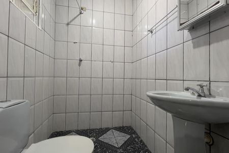 Banheiro da Suíte de casa para alugar com 1 quarto, 150m² em Jardim Elizabeth, Guarulhos