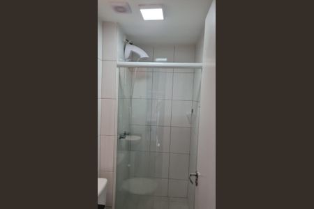 Banheiro de kitnet/studio para alugar com 1 quarto, 41m² em Alto da XV, Curitiba
