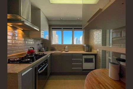 Cozinha de apartamento para alugar com 3 quartos, 138m² em Santo Amaro, São Paulo