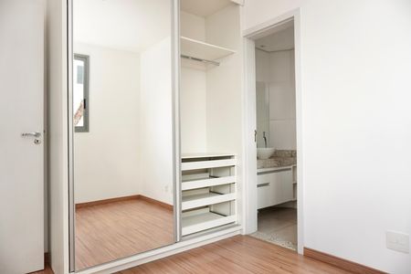 Apartamento para alugar com 54m², 2 quartos e 2 vagas Apartamento para alugar com 54m², 2 quartos e 2 vagasSuíte