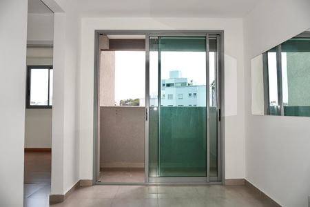 Sala - Varanda  de apartamento para alugar com 2 quartos, 54m² em Coração Eucarístico, Belo Horizonte