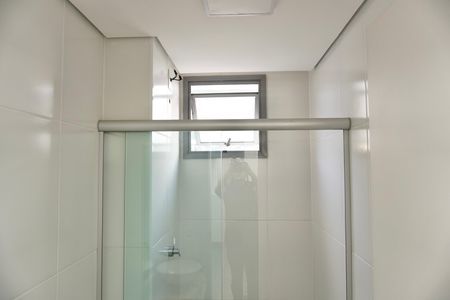 Banheiro Social de apartamento para alugar com 2 quartos, 54m² em Coração Eucarístico, Belo Horizonte