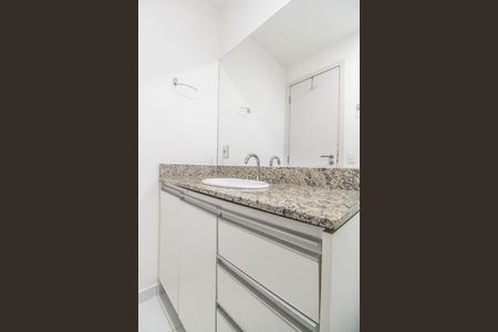 Banheiro da Suíte de apartamento à venda com 2 quartos, 49m² em Melville Empresarial Ii, Barueri