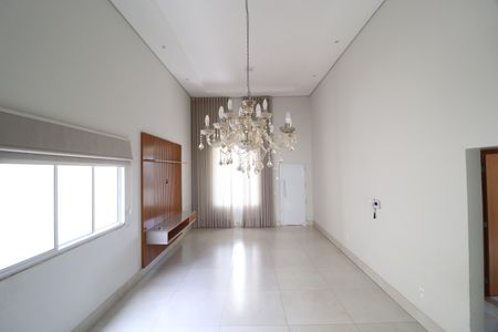 Casa para alugar com 3 quartos, 200m² em Jardim Karaíba, Uberlândia