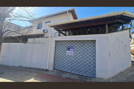 Casa à venda com 115m², 2 quartos e 1 vaga Casa à venda com 115m², 2 quartos e 1 vagaFachada / Placa G: ISZK 87
