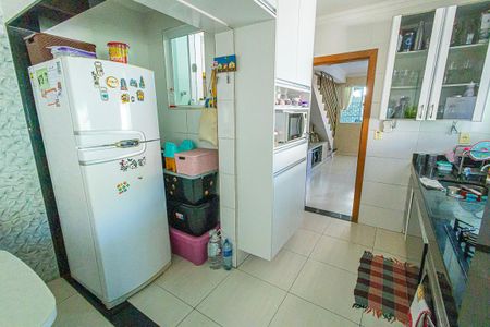 cozinha de casa à venda com 2 quartos, 115m² em Santa Monica, Belo Horizonte