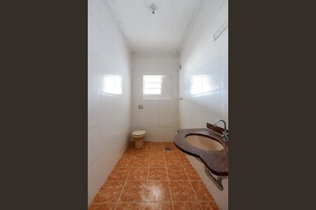 Banheiro de casa para alugar com 2 quartos, 62m² em Jardim Paraíso, São Paulo