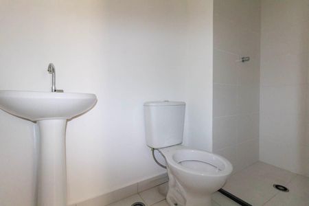 Banheiro de apartamento para alugar com 1 quarto, 28m² em Penha de França, São Paulo