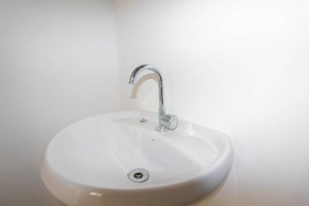 Banheiro de apartamento para alugar com 1 quarto, 28m² em Penha de França, São Paulo