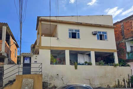 Fachada + placa de casa para alugar com 3 quartos, 100m² em Mutua, São Gonçalo