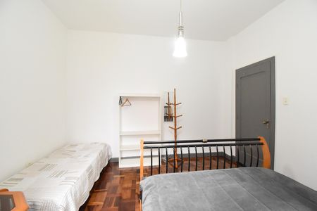 Quarto 2 de apartamento à venda com 2 quartos, 130m² em Centro, Curitiba