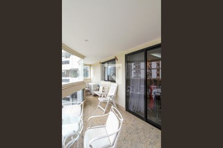 Apartamento à venda com 85m², 2 quartos e sem vaga Apartamento à venda com 85m², 2 quartos e sem vagaVaranda