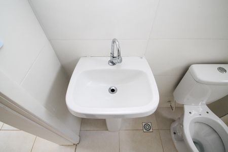Banheiro de apartamento para alugar com 2 quartos, 56m² em Outeiro de Passárgada, Cotia