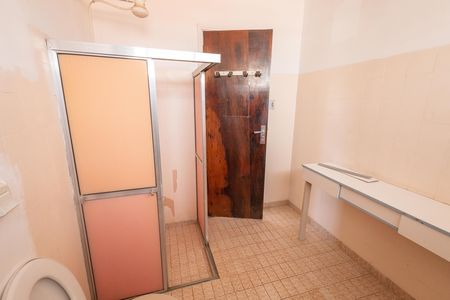 Banheiro da Suíte 1 de casa para alugar com 6 quartos, 225m² em Vila Betania, São José dos Campos