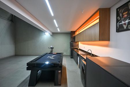 Salão de Jogos de casa para alugar com 3 quartos, 160m² em Jardim Wanda, Taboão da Serra