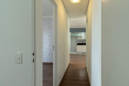 Corredor dos quartos de apartamento para alugar com 2 quartos, 54m² em Vila Santa Clara, São Paulo