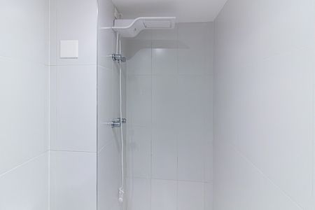 Banheiro de kitnet/studio para alugar com 1 quarto, 28m² em Pompeia, São Paulo