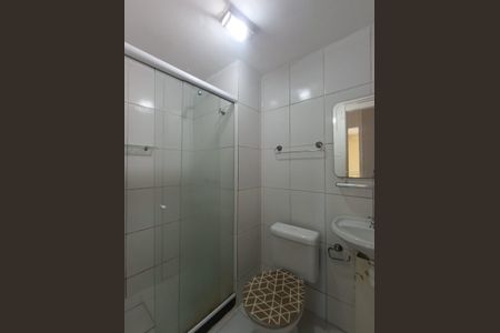 Banheiro de apartamento para alugar com 2 quartos, 48m² em Centro, Belford Roxo