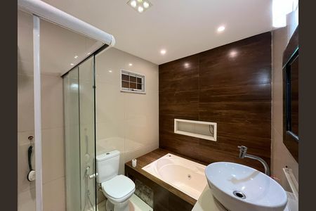 Casa à venda com 370m², 5 quartos e 1 vaga Casa à venda com 370m², 5 quartos e 1 vagabanheiro da suite c2