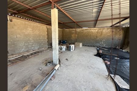 Casa à venda com 370m², 5 quartos e 1 vaga Casa à venda com 370m², 5 quartos e 1 vagaTerraço