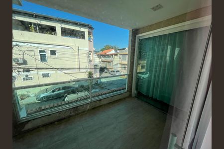 Casa à venda com 370m², 5 quartos e 1 vaga Casa à venda com 370m², 5 quartos e 1 vagaVaranda