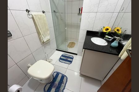 Casa à venda com 370m², 5 quartos e 1 vaga Casa à venda com 370m², 5 quartos e 1 vagaBanheiro